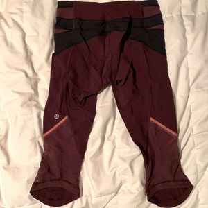 BURGUNDY LULULEMON CROPPED CROSS WAIST LEGGINGS WITH MESH